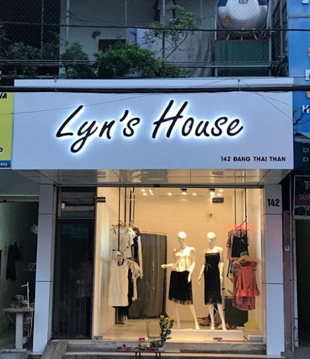 Địa chỉ nhận làm bảng hiệu shop quần áo chuyên nghiệp 2021